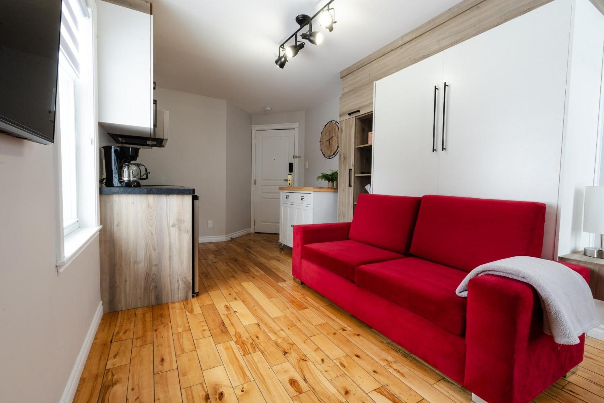Hotel Les Quatre Bonheurs Amqui Esterno foto